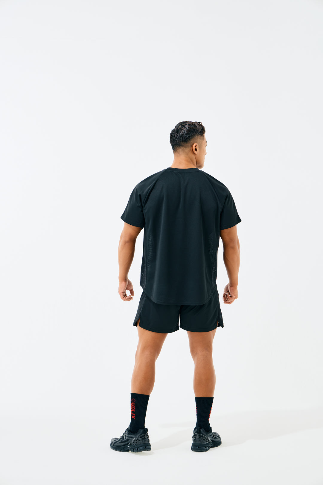ブラック