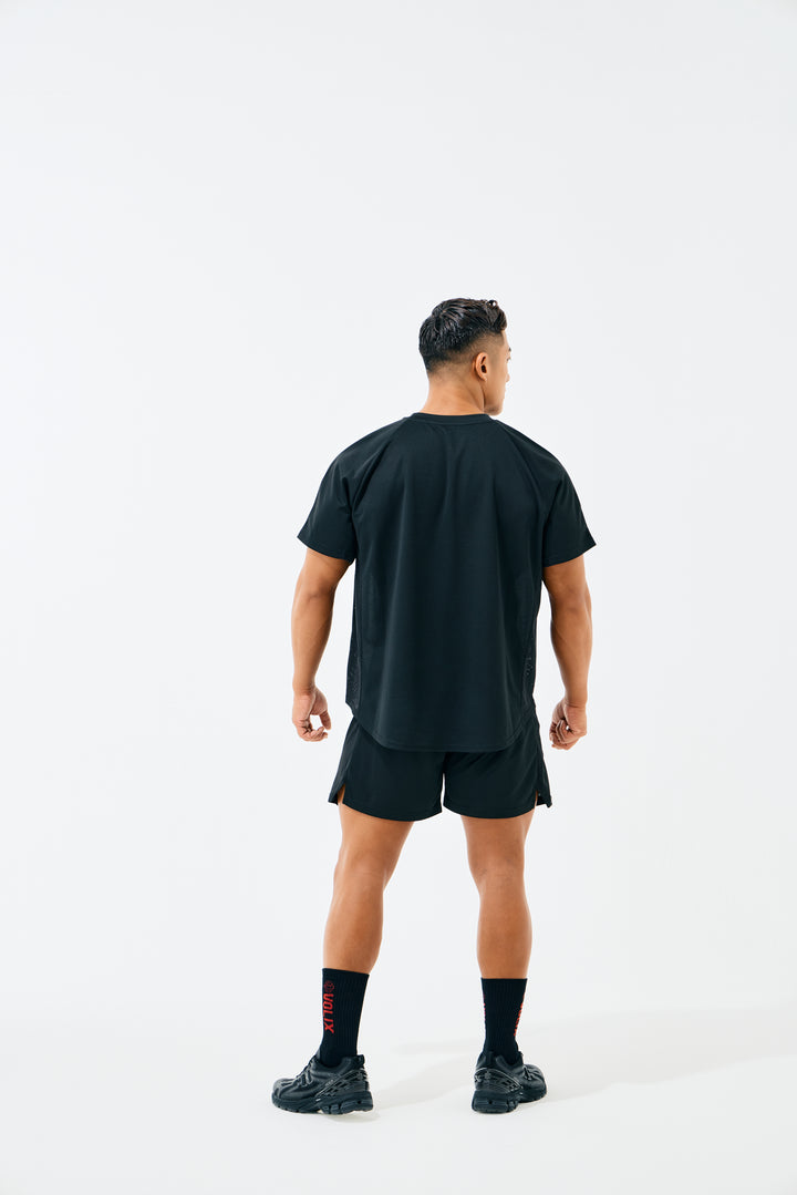 ブラック